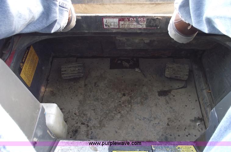 image for item B6120 2003 Takeuchi TL140 skid steer