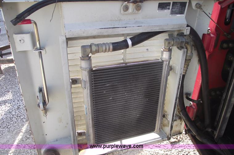 image for item B6120 2003 Takeuchi TL140 skid steer