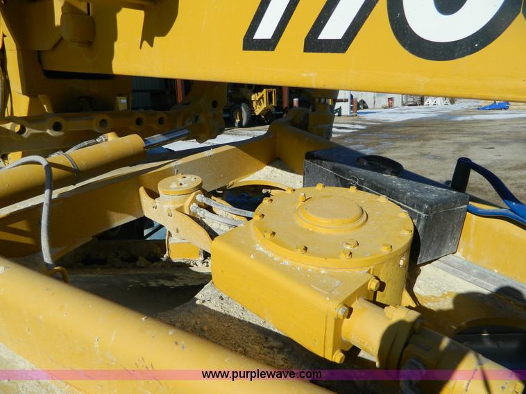 image for item D8658 2000 John Deere 770CH motor grader