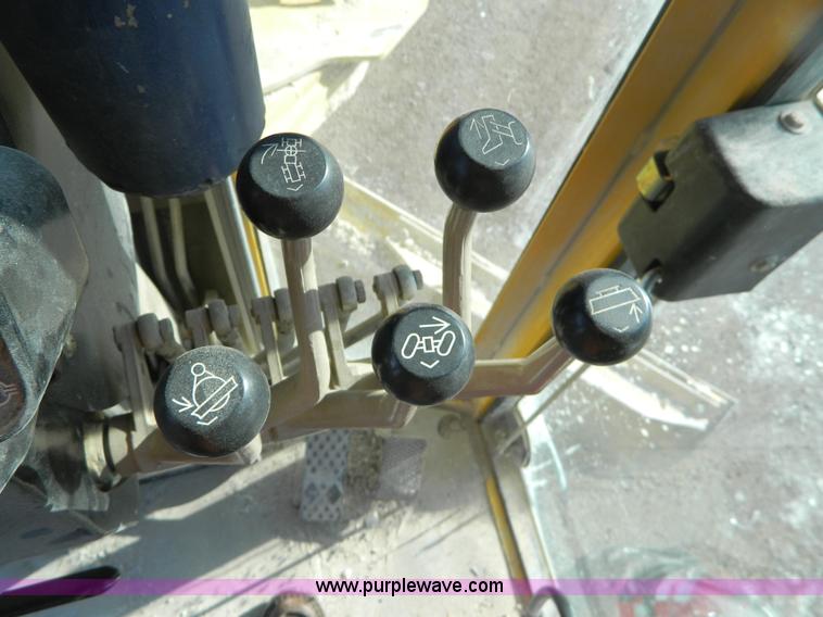 image for item D8658 2000 John Deere 770CH motor grader