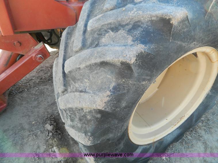 image for item D8697 1998 Ditch Witch 7610 trencher