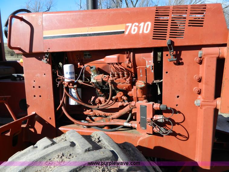 image for item D8697 1998 Ditch Witch 7610 trencher