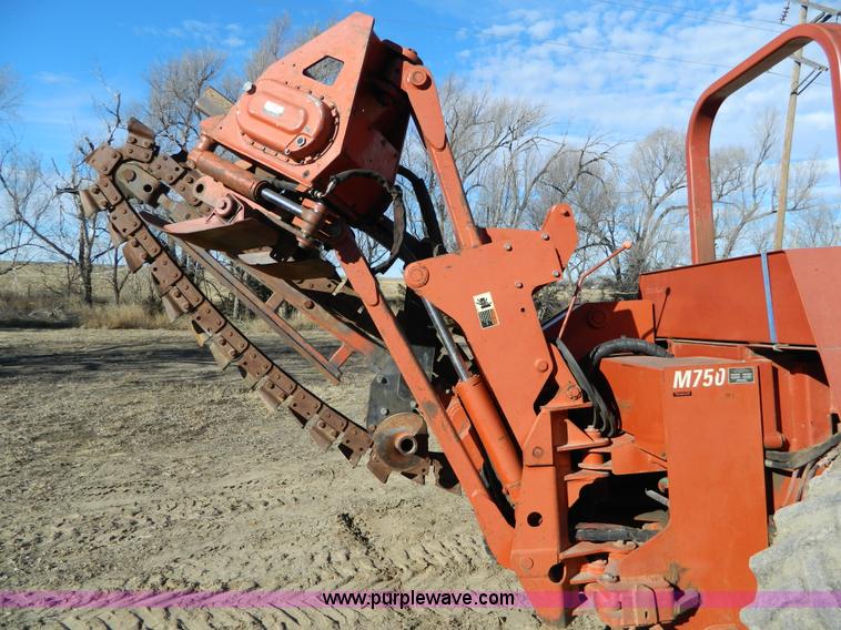 image for item D8697 1998 Ditch Witch 7610 trencher