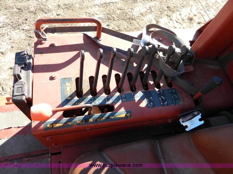 image for item D8697 1998 Ditch Witch 7610 trencher