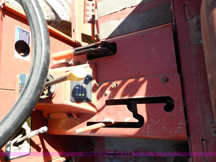 image for item D8697 1998 Ditch Witch 7610 trencher