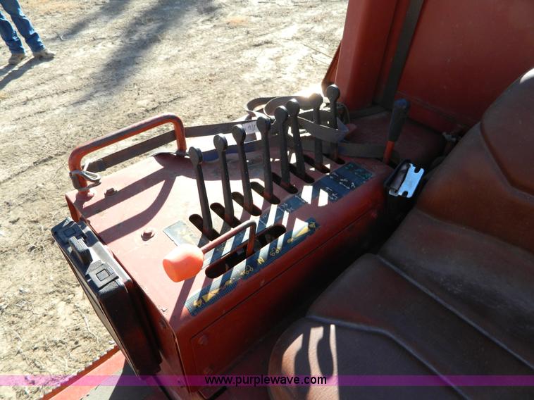 image for item D8697 1998 Ditch Witch 7610 trencher