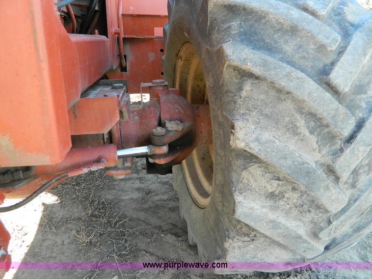 image for item D8697 1998 Ditch Witch 7610 trencher