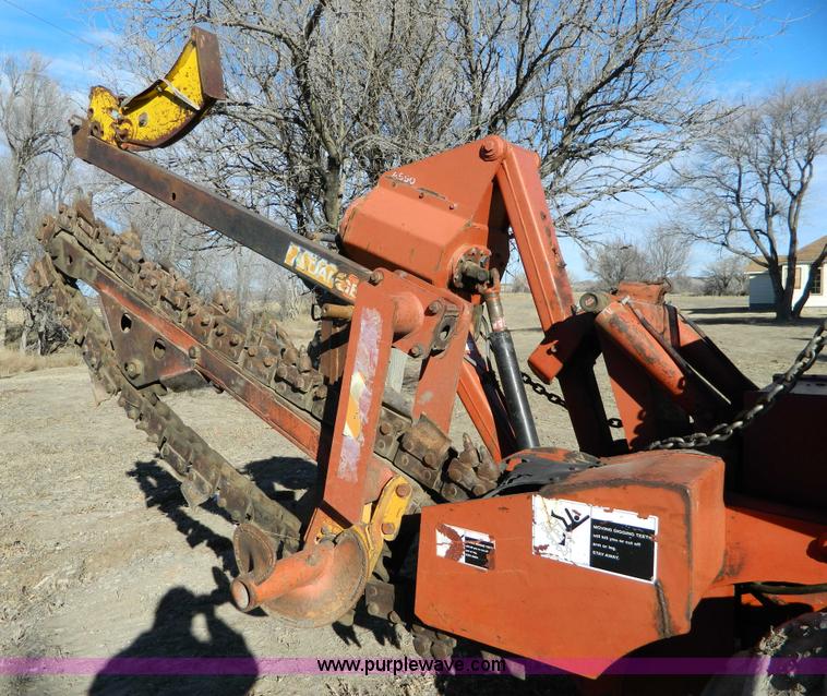 image for item D8698 1999 Ditch Witch 7510DD trencher with backhoe attachment