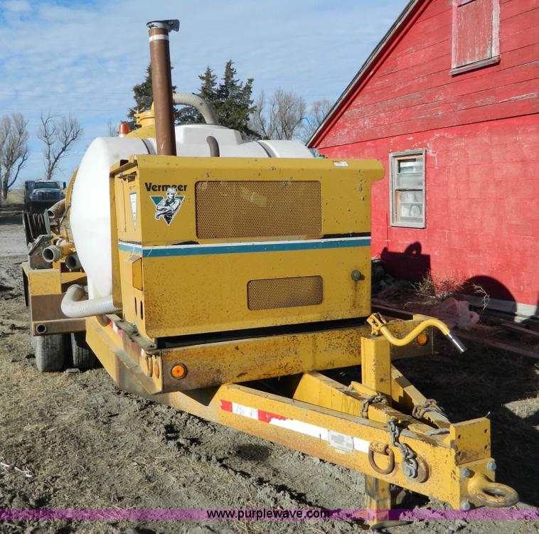 image for item D8701 2001 Vermeer E900 evacuator