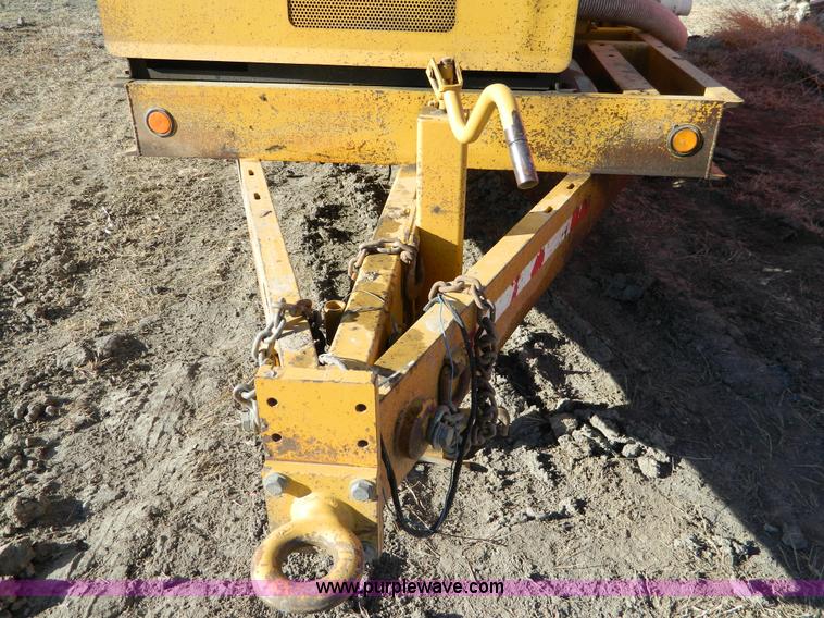 image for item D8701 2001 Vermeer E900 evacuator