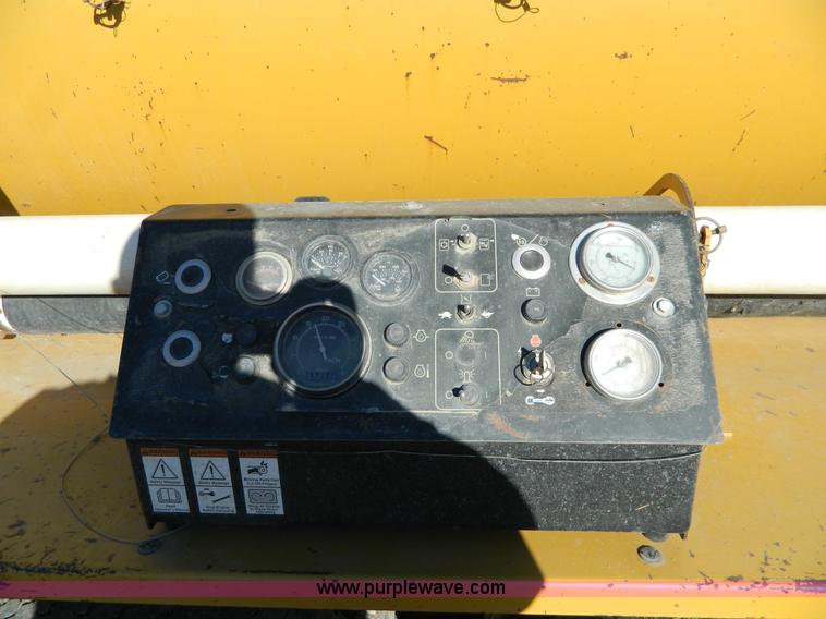 image for item D8701 2001 Vermeer E900 evacuator