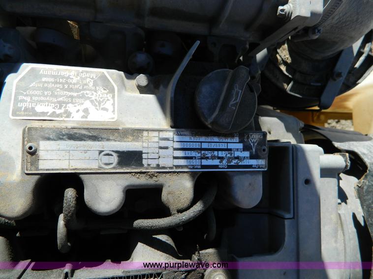 image for item D8701 2001 Vermeer E900 evacuator