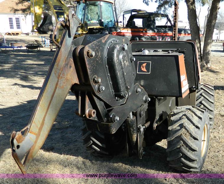 image for item D8703 2000 Ditch Witch 410SXD vibratory plow with trencher