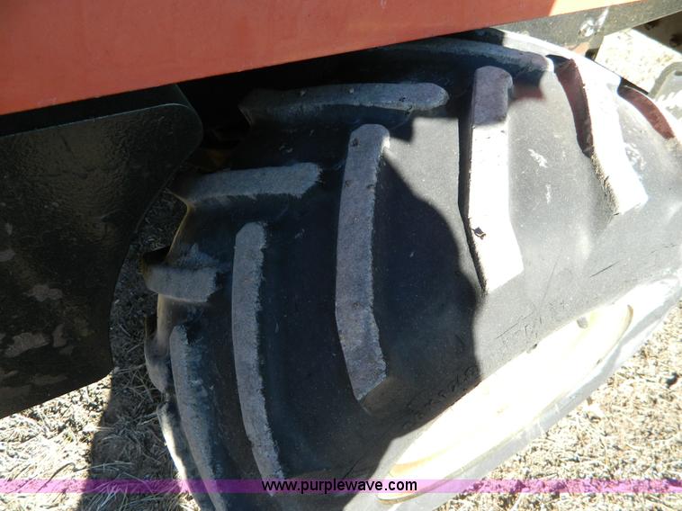 image for item D8703 2000 Ditch Witch 410SXD vibratory plow with trencher