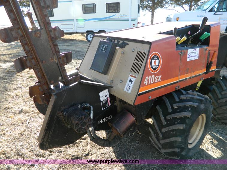 image for item D8703 2000 Ditch Witch 410SXD vibratory plow with trencher