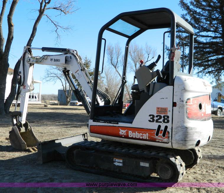 image for item D8704 2006 Bobcat 328G compact excavator