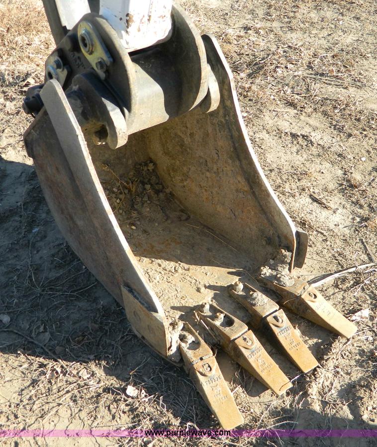 image for item D8704 2006 Bobcat 328G compact excavator