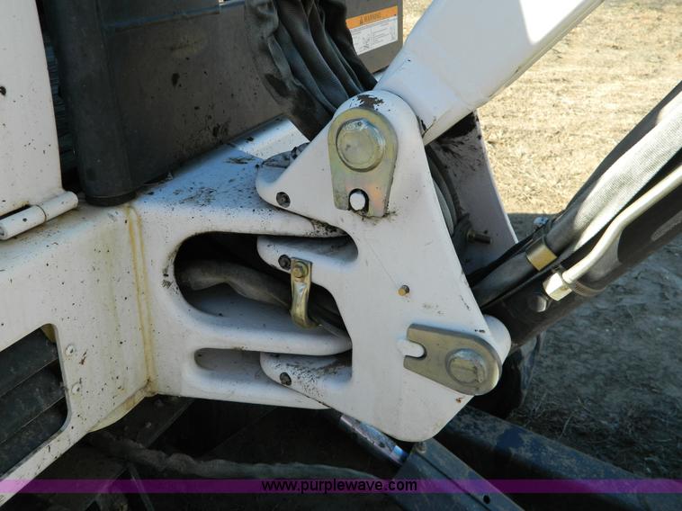 image for item D8704 2006 Bobcat 328G compact excavator