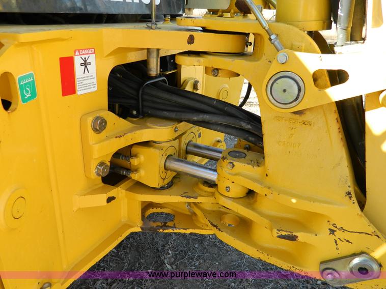 image for item D8705 2007 Komatsu WB146-5 backhoe