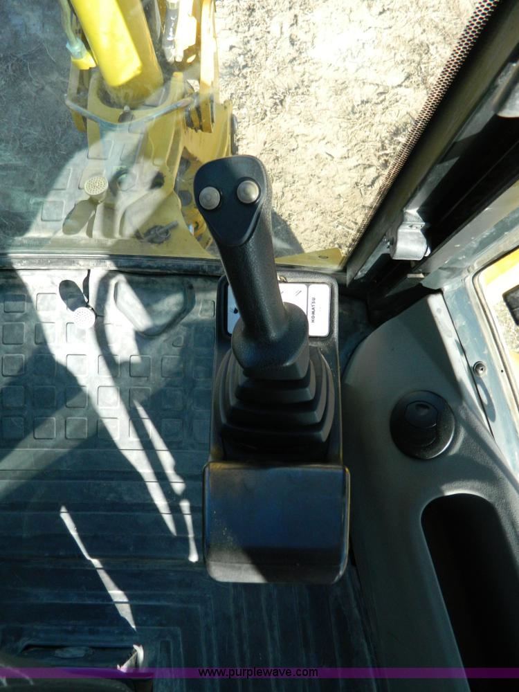 image for item D8705 2007 Komatsu WB146-5 backhoe