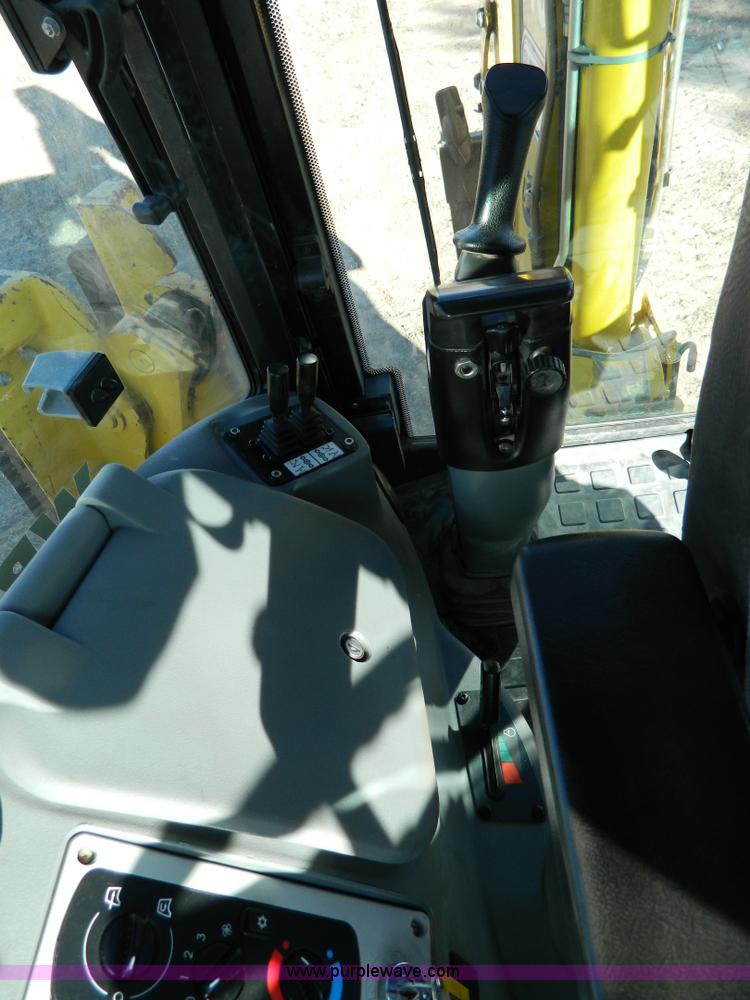 image for item D8705 2007 Komatsu WB146-5 backhoe