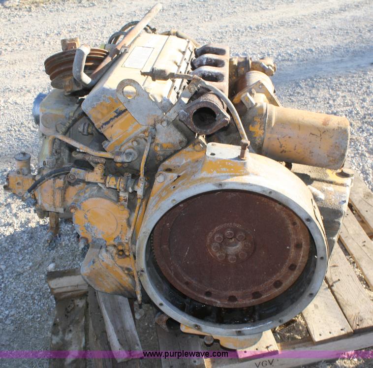 image for item H9555 Cummins 555 V8 diesel engine core