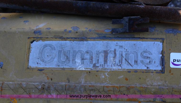 image for item H9555 Cummins 555 V8 diesel engine core