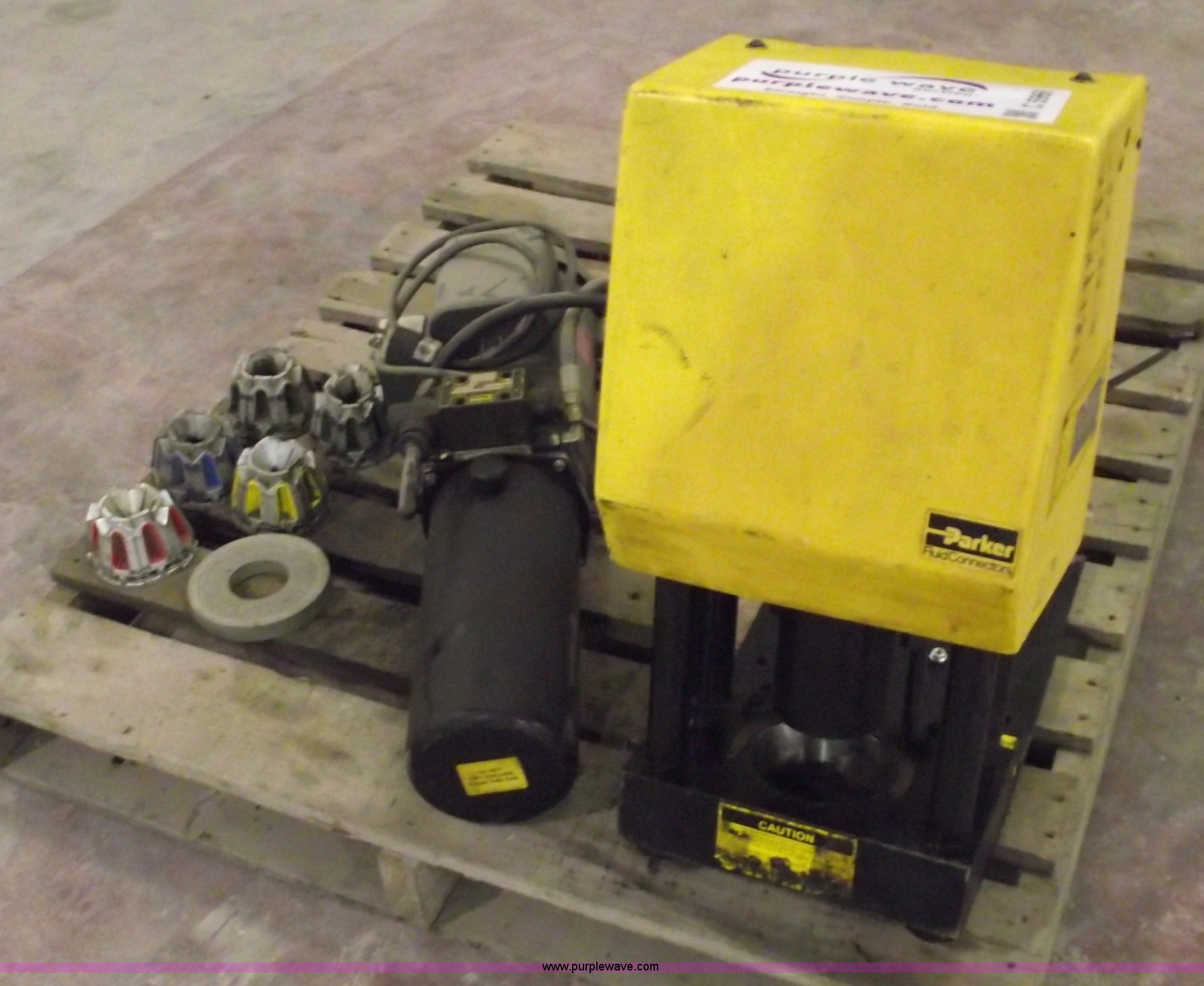 Parker hydraulic hose crimper in Garden City, MO Item C5966 sold