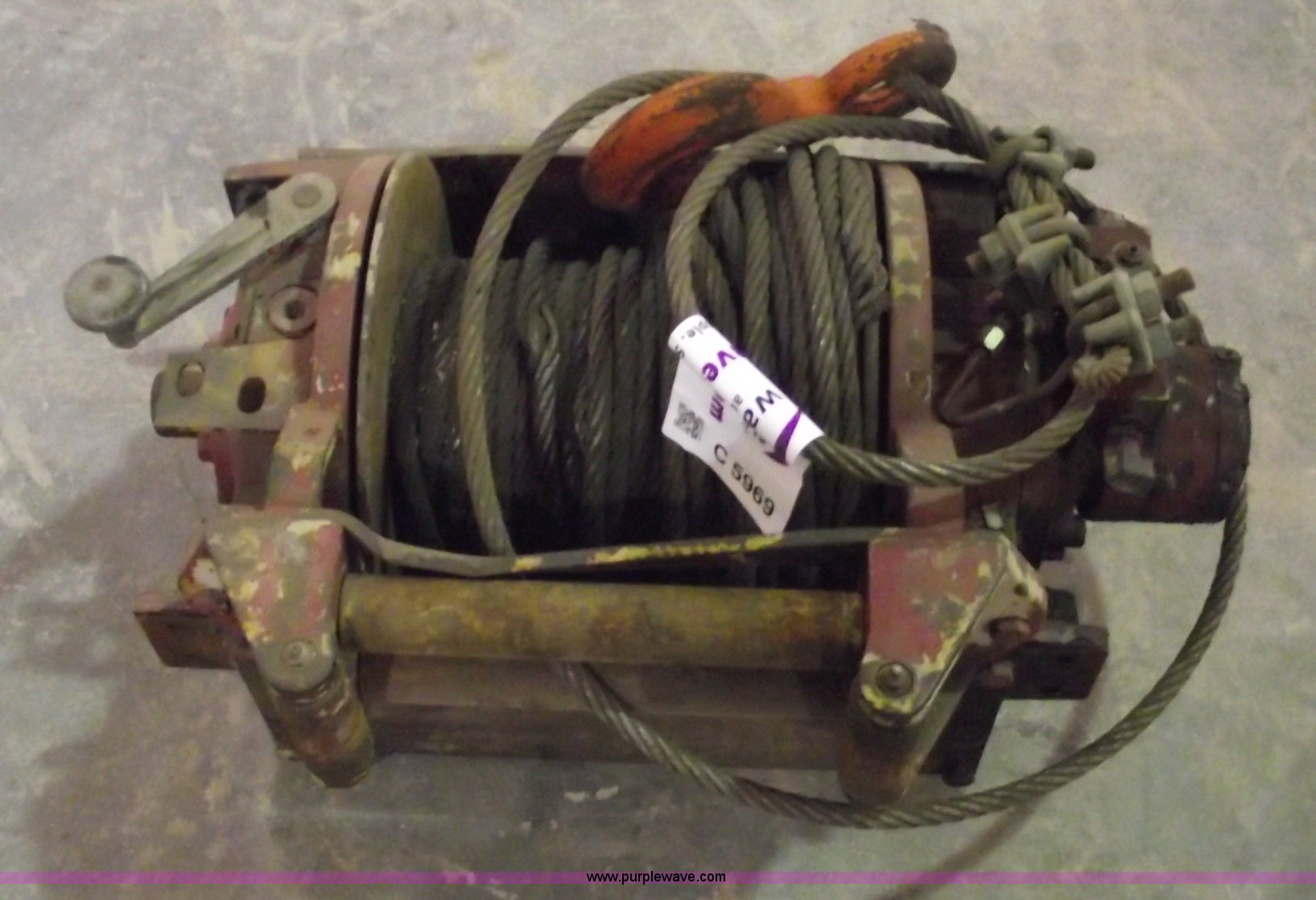 Braden 24,000 lbs hydraulic winch in Garden City, MO Item C5969 sold