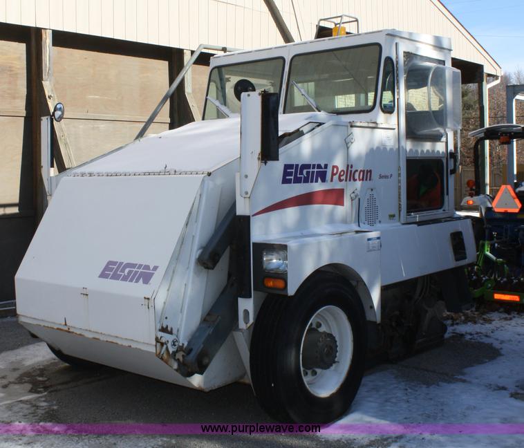 image for item A2497 2001 Elgin Pelican series P street sweeper