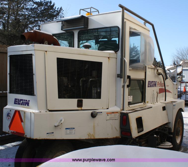image for item A2497 2001 Elgin Pelican series P street sweeper