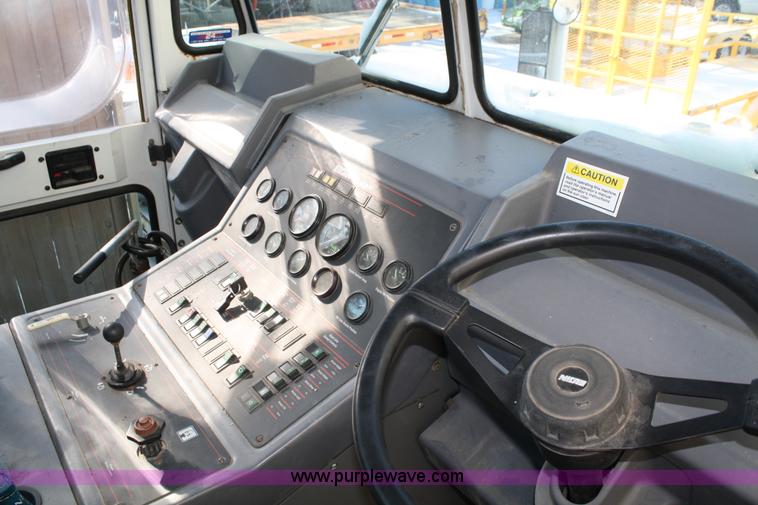 image for item A2497 2001 Elgin Pelican series P street sweeper