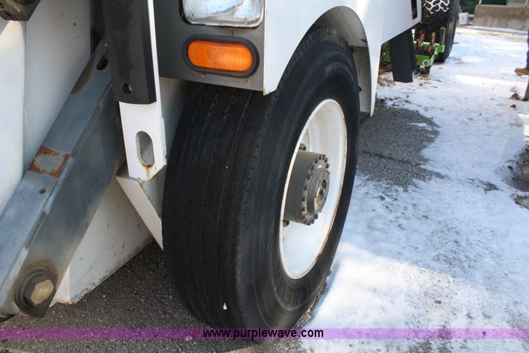 image for item A2497 2001 Elgin Pelican series P street sweeper