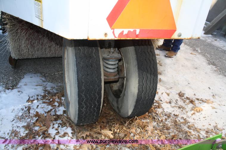 image for item A2497 2001 Elgin Pelican series P street sweeper