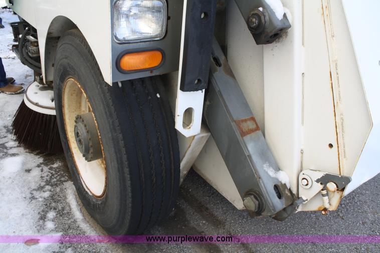 image for item A2497 2001 Elgin Pelican series P street sweeper