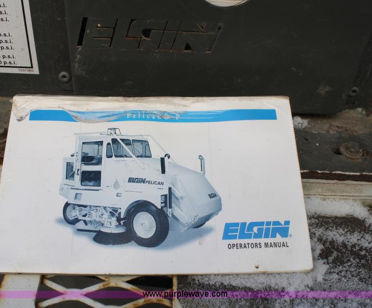 image for item A2497 2001 Elgin Pelican series P street sweeper
