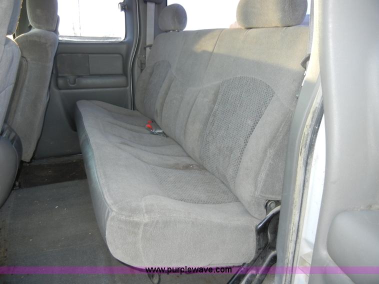 image for item A3391 2000 Chevrolet Silverado 2500 LS extended cab pickup truck