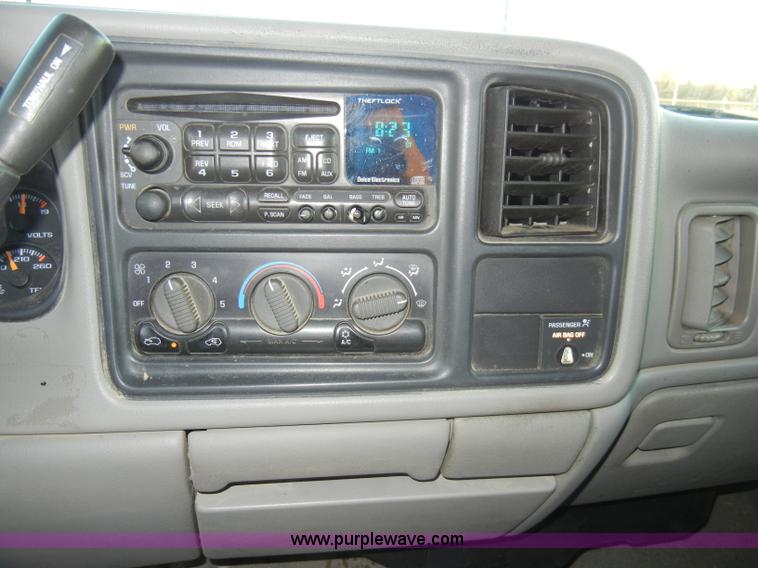 image for item A3391 2000 Chevrolet Silverado 2500 LS extended cab pickup truck