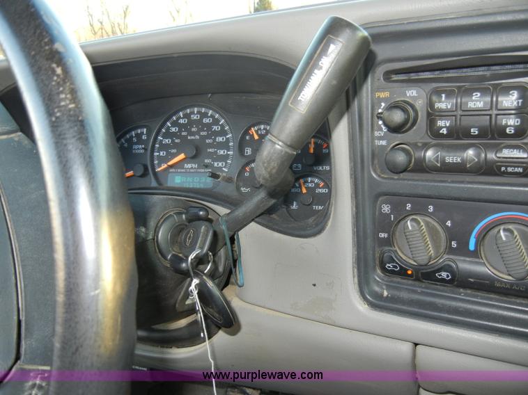 image for item A3391 2000 Chevrolet Silverado 2500 LS extended cab pickup truck