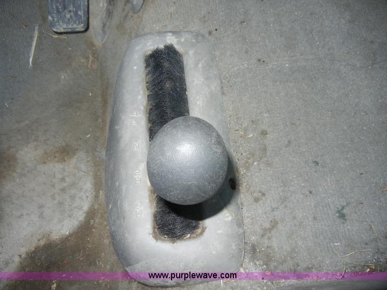 image for item A3391 2000 Chevrolet Silverado 2500 LS extended cab pickup truck