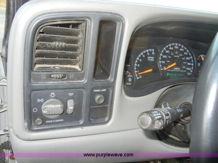 image for item A3391 2000 Chevrolet Silverado 2500 LS extended cab pickup truck