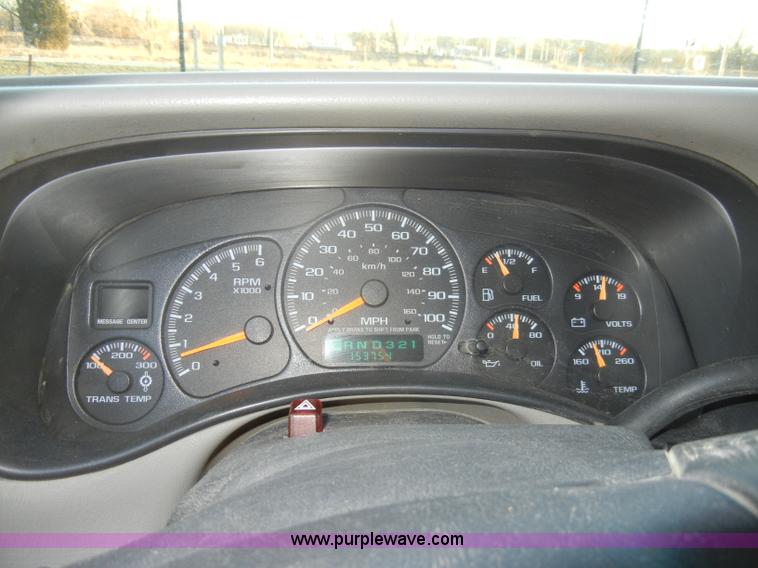 image for item A3391 2000 Chevrolet Silverado 2500 LS extended cab pickup truck