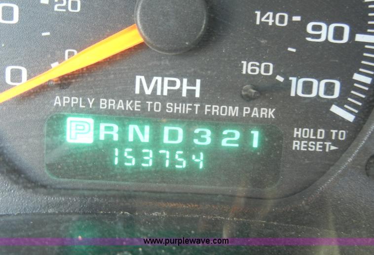 image for item A3391 2000 Chevrolet Silverado 2500 LS extended cab pickup truck