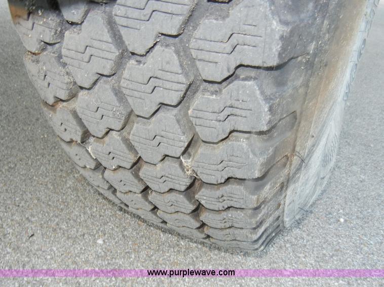 image for item A3391 2000 Chevrolet Silverado 2500 LS extended cab pickup truck