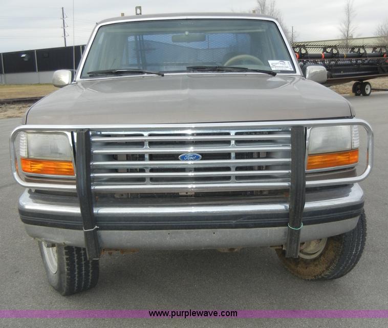 image for item A3396 1992 Ford F250 XLT Supercab pickup truck