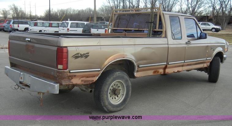 image for item A3396 1992 Ford F250 XLT Supercab pickup truck