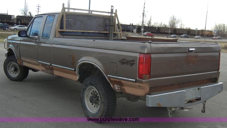 image for item A3396 1992 Ford F250 XLT Supercab pickup truck