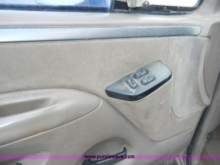 image for item A3396 1992 Ford F250 XLT Supercab pickup truck