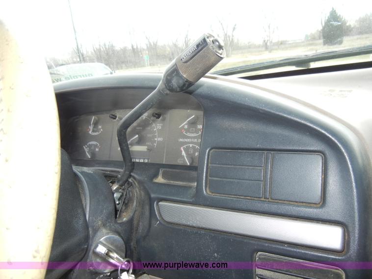 image for item A3396 1992 Ford F250 XLT Supercab pickup truck