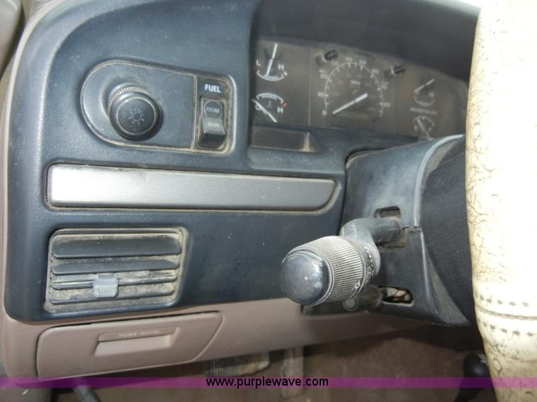 image for item A3396 1992 Ford F250 XLT Supercab pickup truck
